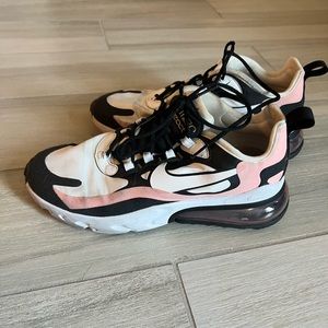 Adorable Nike React Airmax